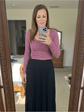 Women's Long Sleeve Lace Crop Top in Mauve